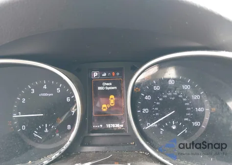 2017 Hyundai Santa Fe Sport 2.4L z USA, uszkodzony, nr VIN 5NMZUDLB1HH034699